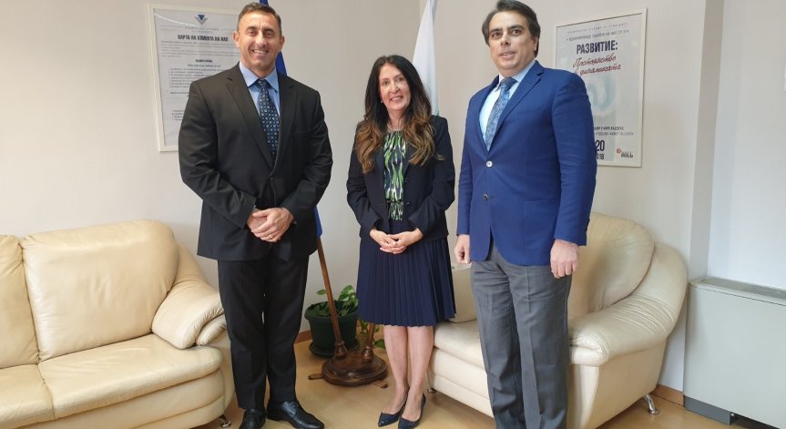 Херо Мустафа направи посещение в НАП за пръв път