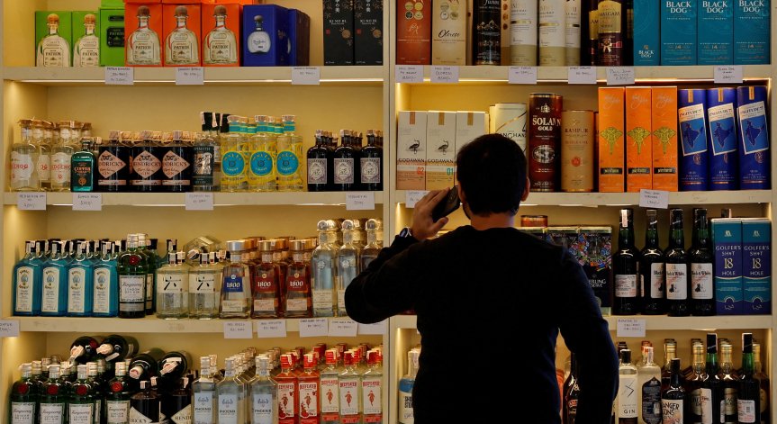 Лица до 21 г. ще пият само безалкохолни напитки.