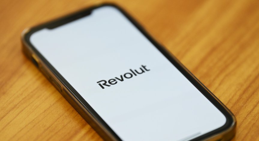 Измамници заблудиха Revolut и взеха данните на 680 клиенти 