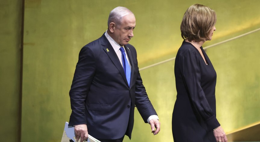 Нетаняху се връща в Израел.