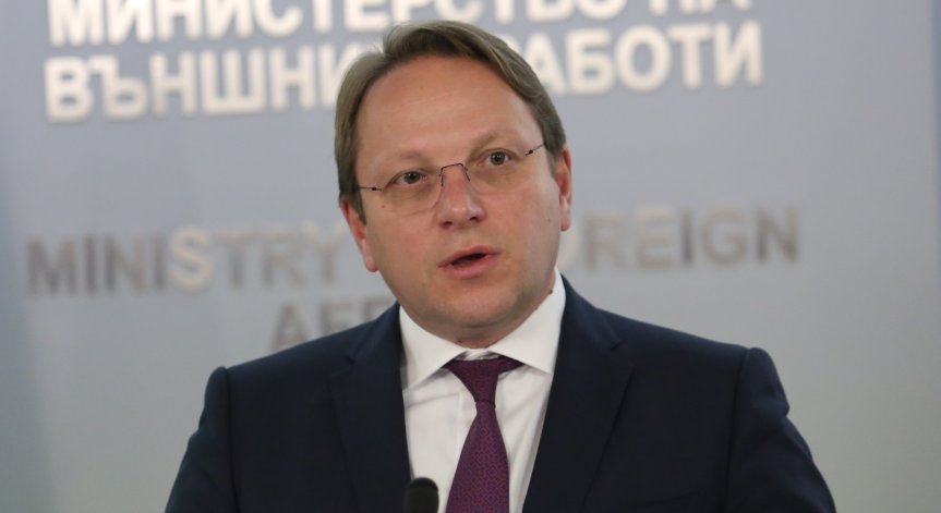 Македонските българи поискаха спешна среща с Оливер Вархей