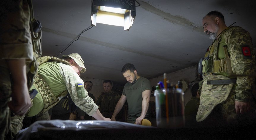 Зеленски посети фронтовата линия в Източна Украйна