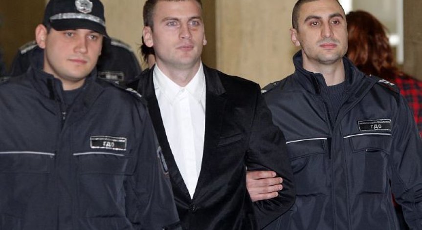 Октай Енимехмедов е обвинен в опит за убийство на Доган