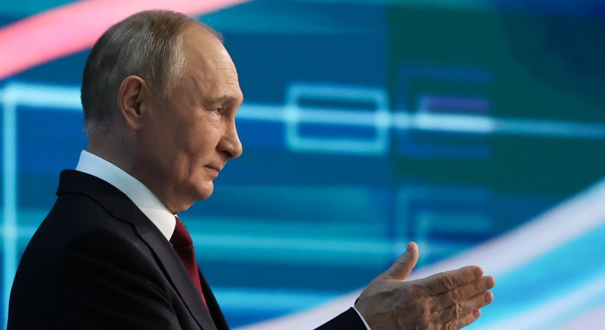 Путин с реч по повод честванията в страната ден на обединението с четирите нови региона на Украйна.