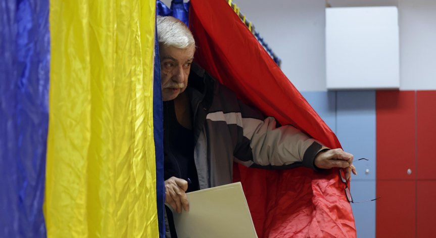 Избирателната активност е над 50%.