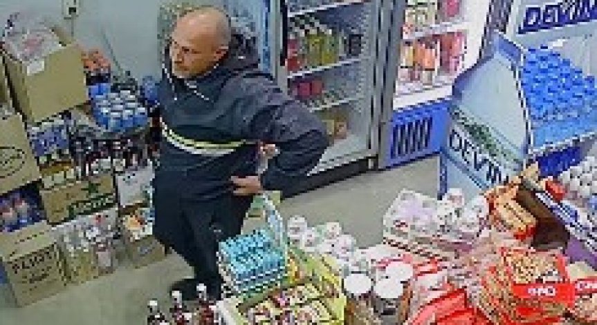 СДВР издирва тези престъпници и моли за помощ: Виждали ли сте ги?