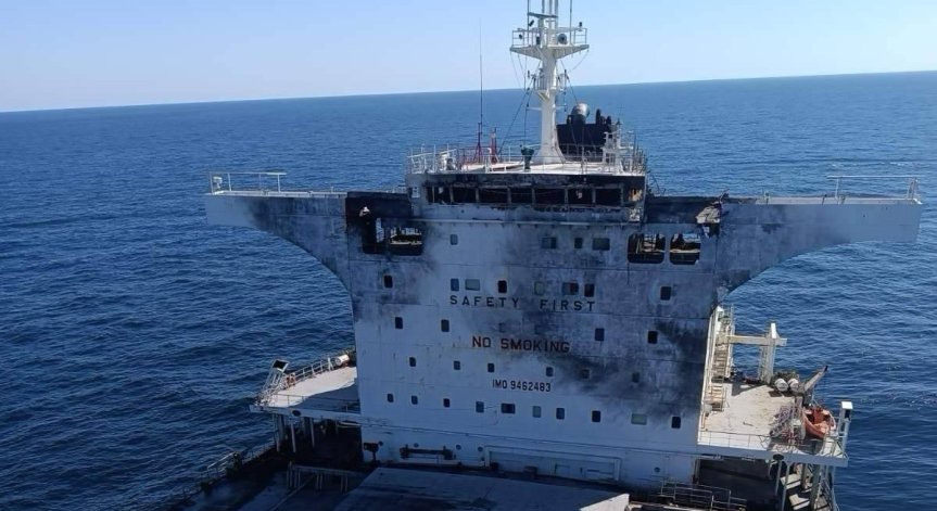 Дронове удариха два кораба в Черно море край България, единият потъна