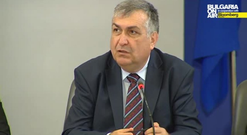 Близнашки: Митниците са разграден двор