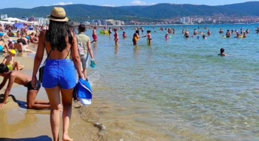  Отвели го в РУ - Несебър и го предали на родителите му.