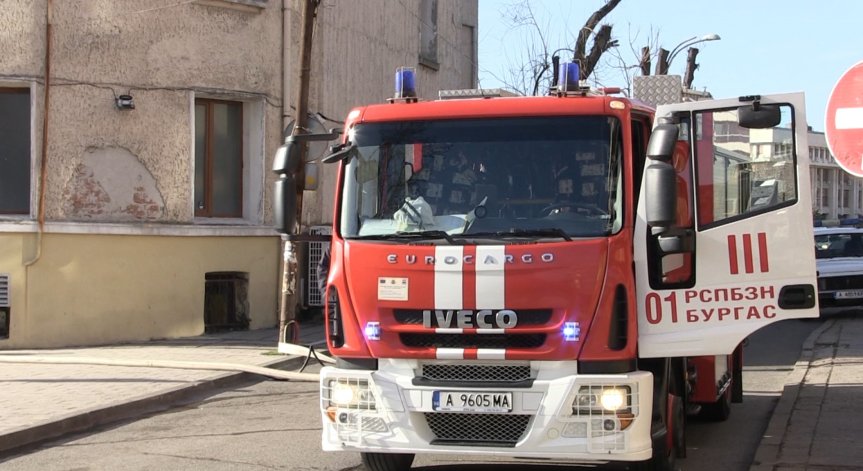 20 автомобила изгоряха в бургаския квартал 