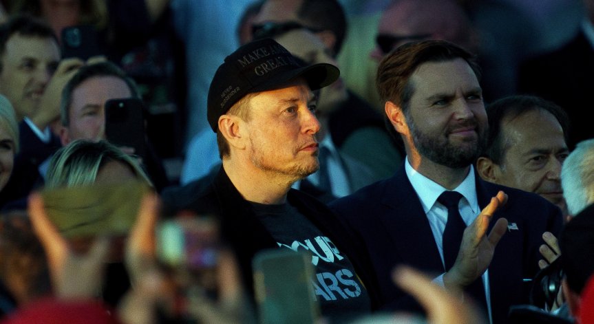 Мъск предложи своите сателити Старлинк на Украйна в началото на войната.