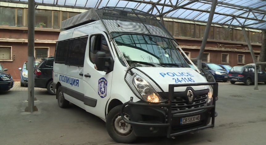 Задържаният е криминално проявен.