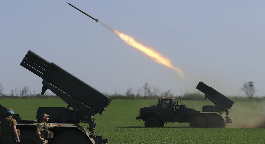 Русия е поела контрола над Херсонска област, мести войски към Харков