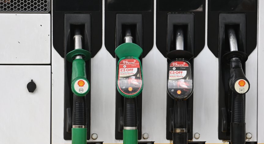 Петролът поскъпва на фона на по-затегнатото предлагане заради ОПЕК+