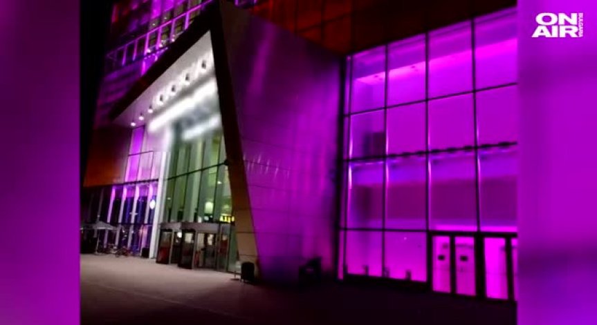 В подкрепа на борбата с рака на гърдата: Сгради засияват в розово