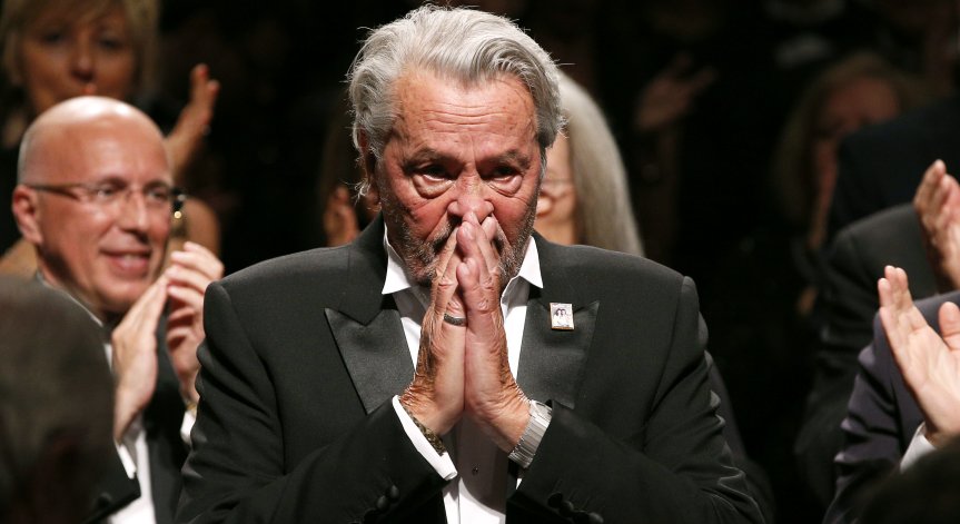 Ален Делон е получил инсулт, състоянието му е стабилно 