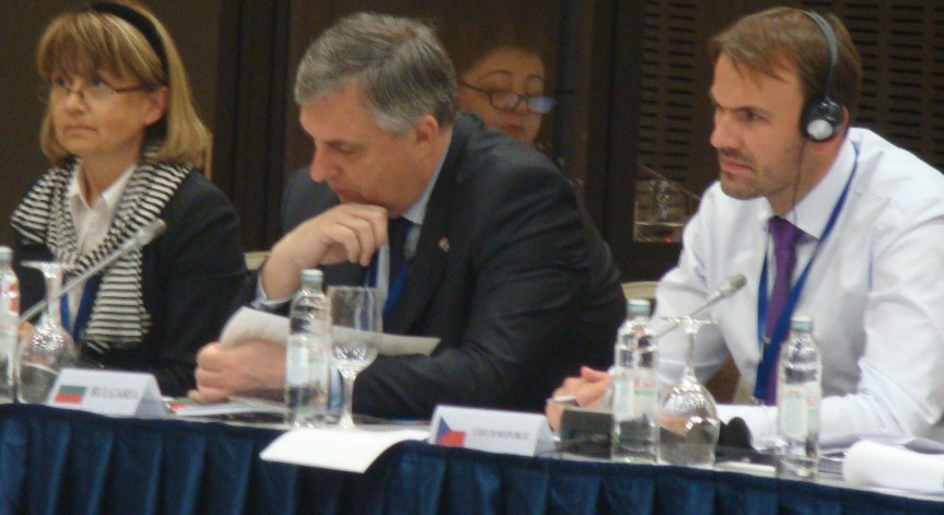 Калфин: Обществото трябва да осъди практиката на работа без договор