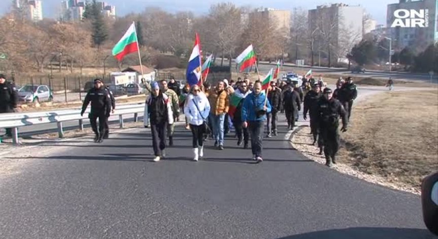 Отново протести срещу цените на горивата и ниското качество на живот