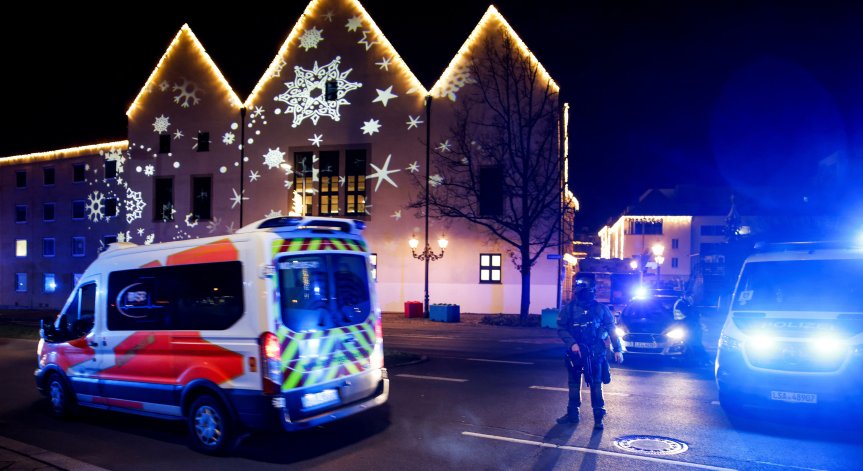 Повече от 60 души са били ранени.