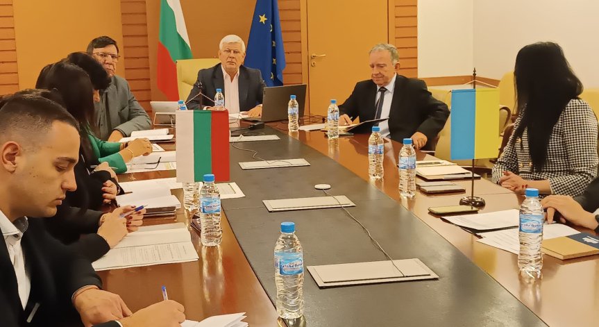 МЗХ: Има единични опити за заобикаляне на режима за внос на зърно от Украйна