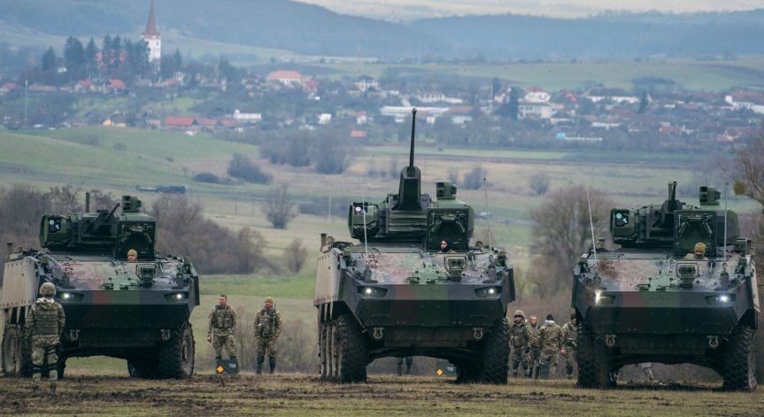 НАТО ще разположи стотици хиляди войници на източния фланг