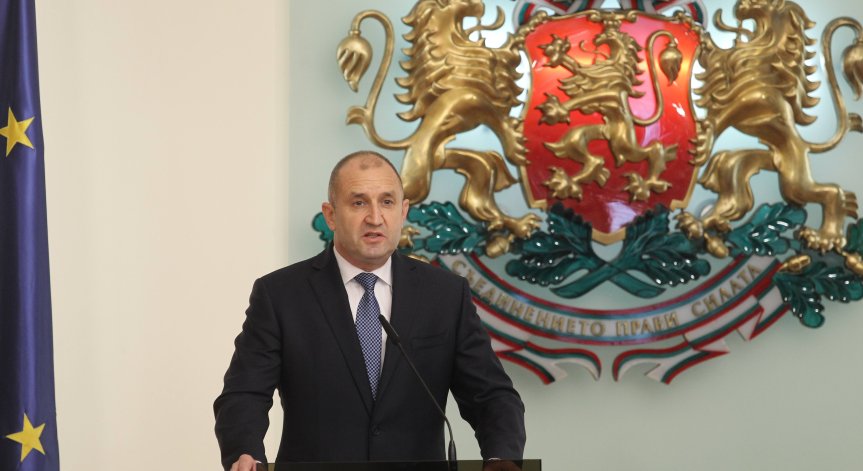Румен Радев поздрави Стойка Кръстева за златния медал на Игрите в Токио