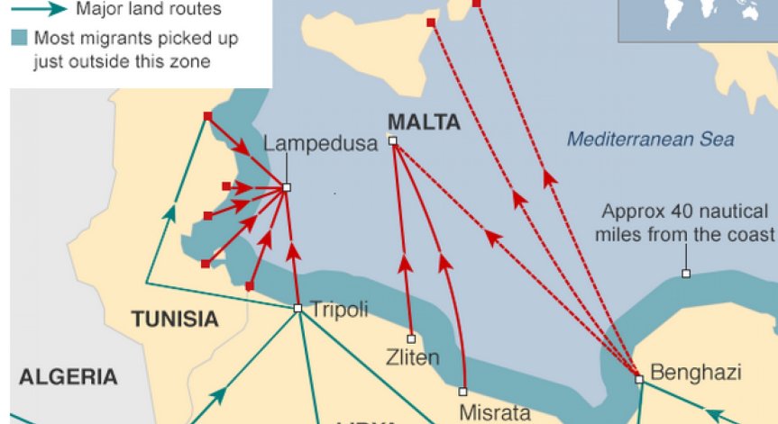 Кораб с над 300 души на борда потъва в Средиземно море