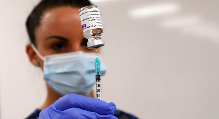 Великобритания въвежда ваксинационни сертификати за достъп до събития