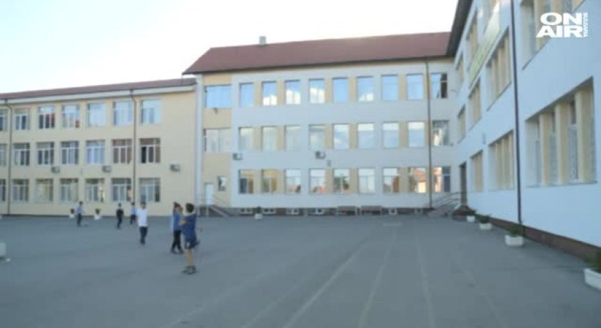 Родители настояха за оставката на училищен директор в Банкя