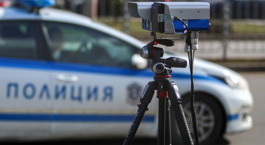 Над 350 нарушения засякоха нови камери в Казанлък, шофьор мина 11 пъти с превишена скорост