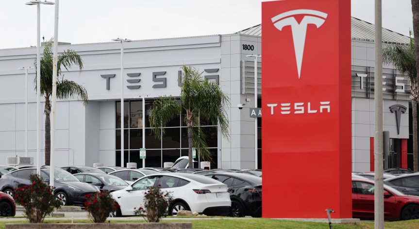 Електрически коли Tesla, Калифорния, 2024