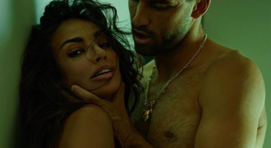 Гришо показа новата си приятелка, позира с нея за гореща фотосесия 