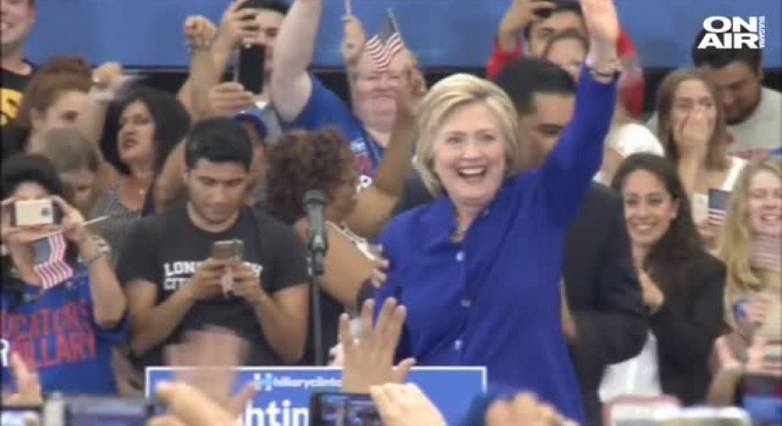 Преднината на Хилари Клинтън в президентския вот се топи