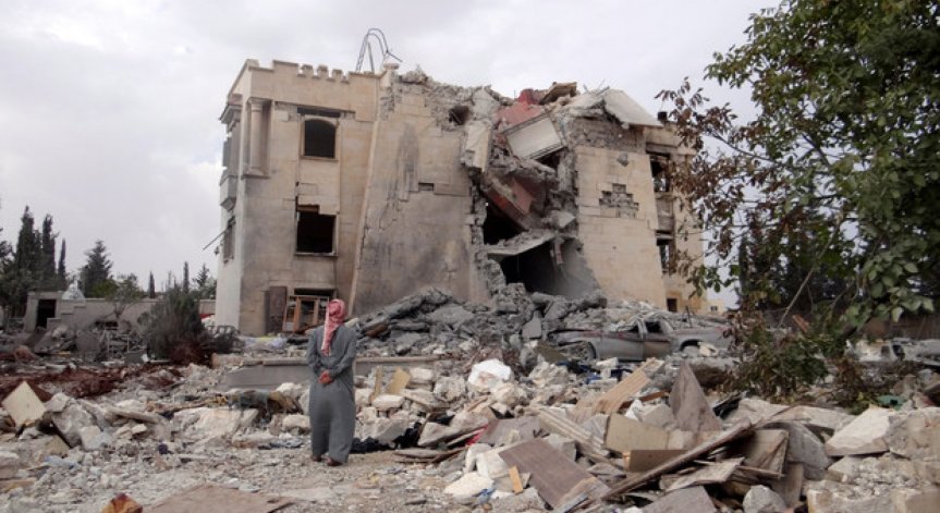 Международната коалиция удари петролни рафинерии на ИД в Сирия