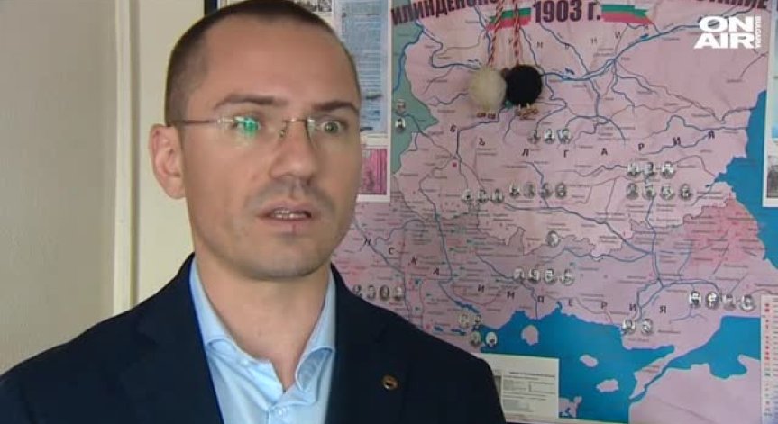 Евродепутатът Джамбазки тръгнал към Мюнхен с пистолет и боеприпаси