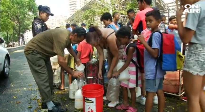 Нова криза във Венецуела: Токът дойде, но водата спря