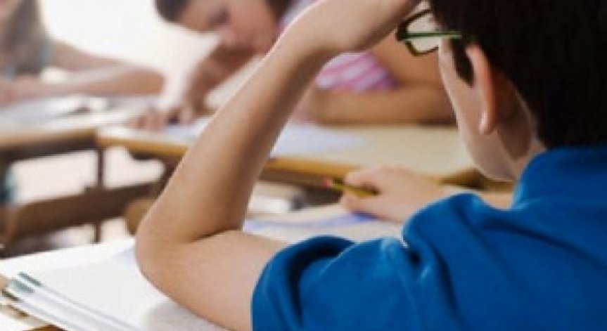 Решено е: Без телефони по време на учебните часове