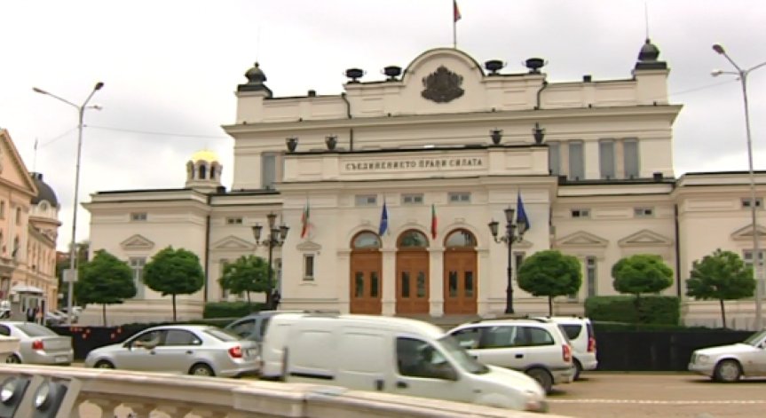 ГЕРБ бойкотира парламента, ще осигури кворум само за оставката на Орешарски