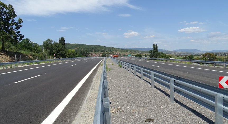 Започва ремонт в двете платна на 16-километров участък от АМ 