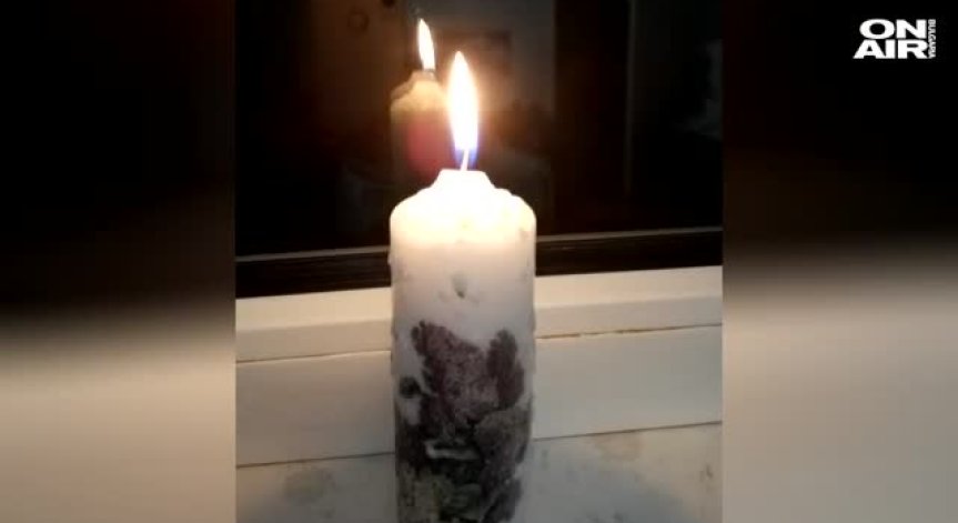 Приятели и колеги на Милен Цветков запалиха свещи в негова памет