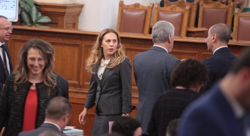 Приеха оставката на Валери Симеонов, Марияна Николова е новият вицепремиер