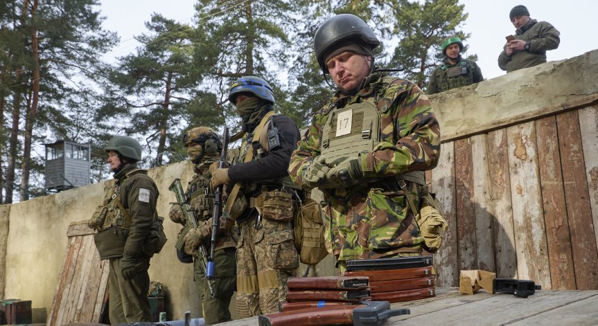 Украинци с двойно гражданство вече не могат да напускат страната