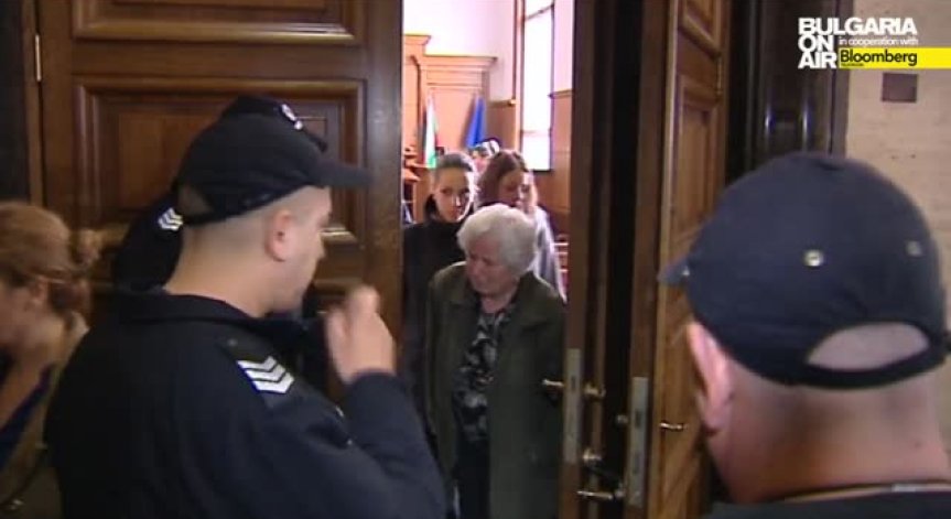 Акушерката Емилия Ковачева остава в ареста