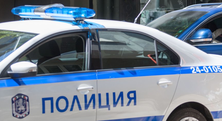 Мъж вади пистолет срещу жена в магазин в София, обвиниха го в закана за убийство