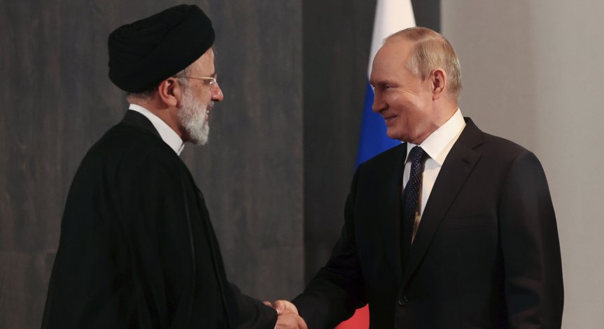 На фона на обвиненията: Путин разговаря с Раиси, Иран обеща още подкрепа за Русия