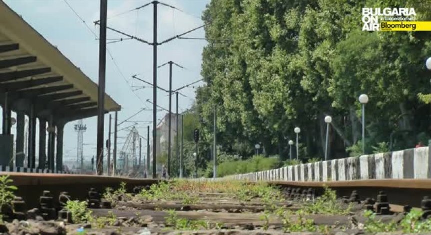 Спира се движението на влакове в участъка Нова Загора-Карнобат