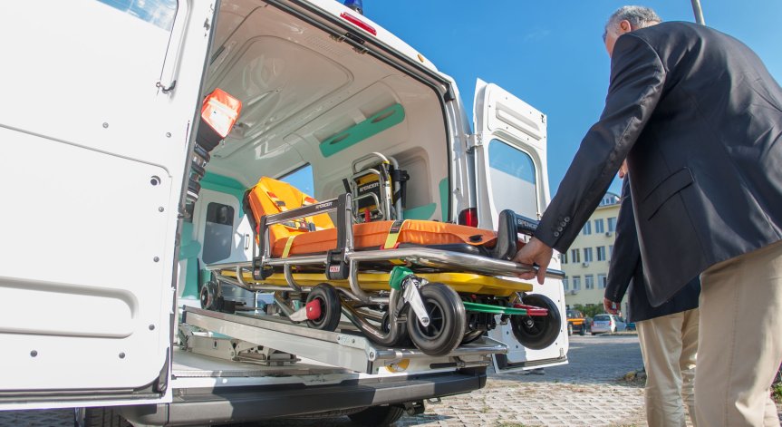 Кола блъсна пешеходка в Благоевград, борят се за живота ѝ