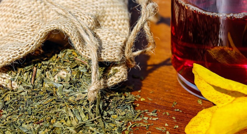 Кои са най-добрите билкови чайове за добър сън?