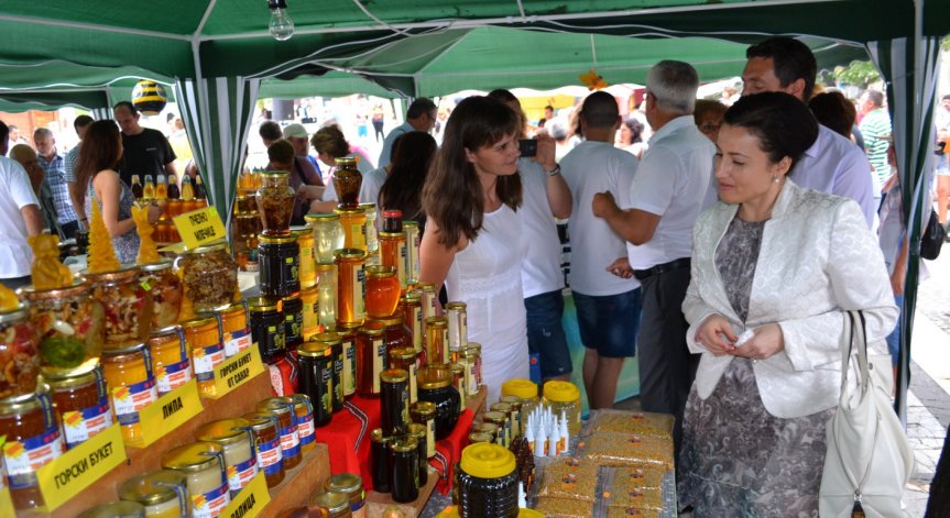 Пчеларите ще получат компенсаторни плащания по ПРСР