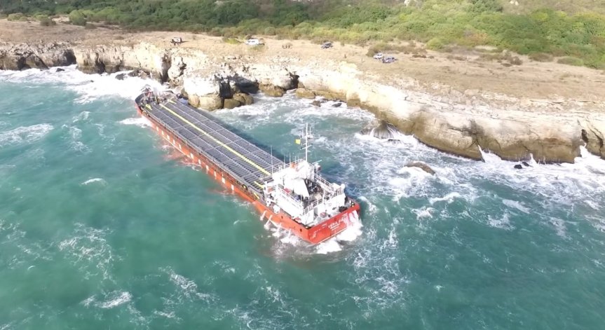 Следователи оглеждат на място 